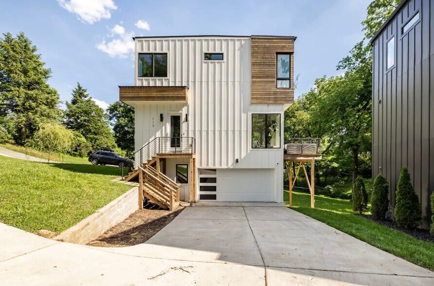 Building Photo - 113 McCall St