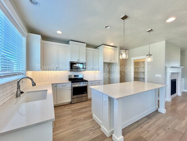 Building Photo - 2090 N Banjo Ct