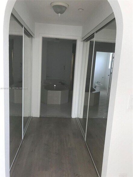 Building Photo - 10770 NW 66th St