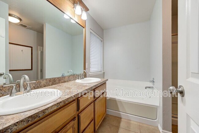 Building Photo - 13313 SW 2nd Terrace