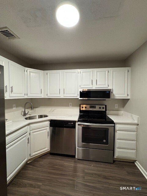 Building Photo - 512 Twin Circle Dr