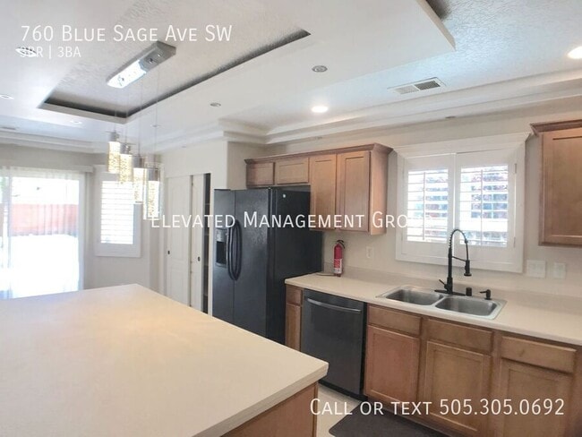 Building Photo - 760 Blue Sage Ave SW