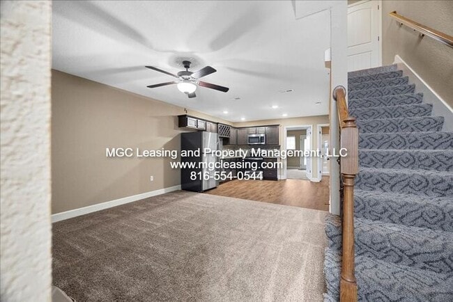 Building Photo - 2102 Hickoryleaf Ln