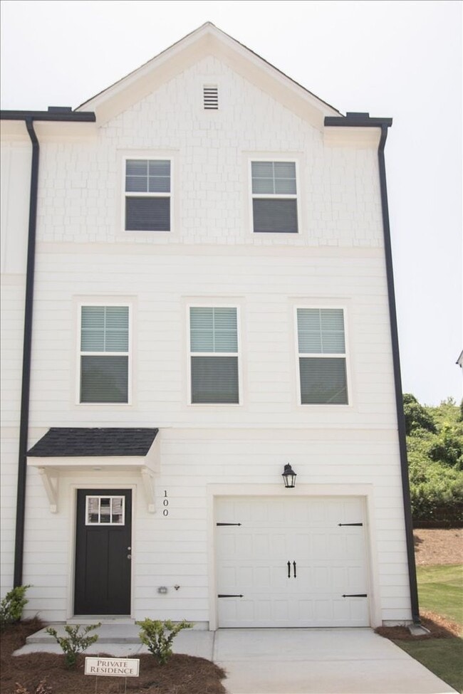 Building Photo - Newly Constructed 4bd/3.5ba Minutes From A...