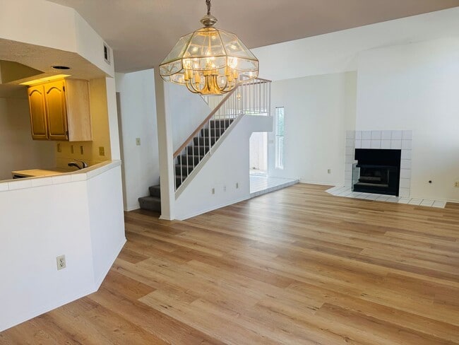 Building Photo - Palm Colony End Unit | Resort Living Included!