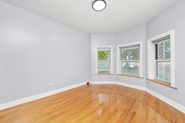 Building Photo - 2911 W Belden Ave