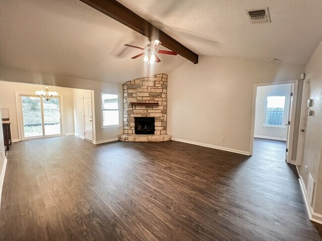 Building Photo - Recently Renovated 3/2 Home in South Austin with Bonus Room + Additional Storage