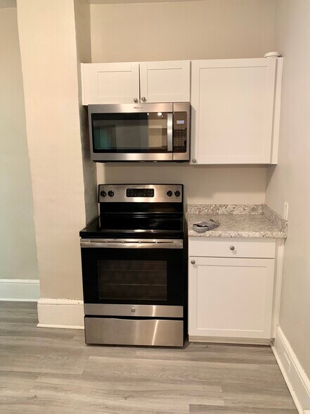 Kitchen - 1332 Buena Vista Blvd SE
