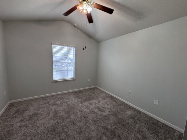 Building Photo - Spacious Townhome in Bartram Park – Privat...