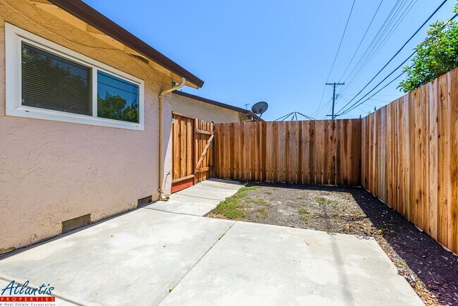 Building Photo - 2630 Bowers Ave