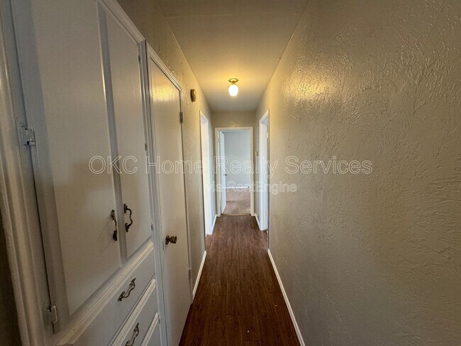 Building Photo - 3512 Willow Springs Dr