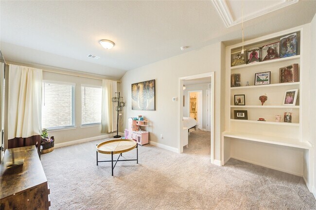 Building Photo - 4050 Shackleton Ct