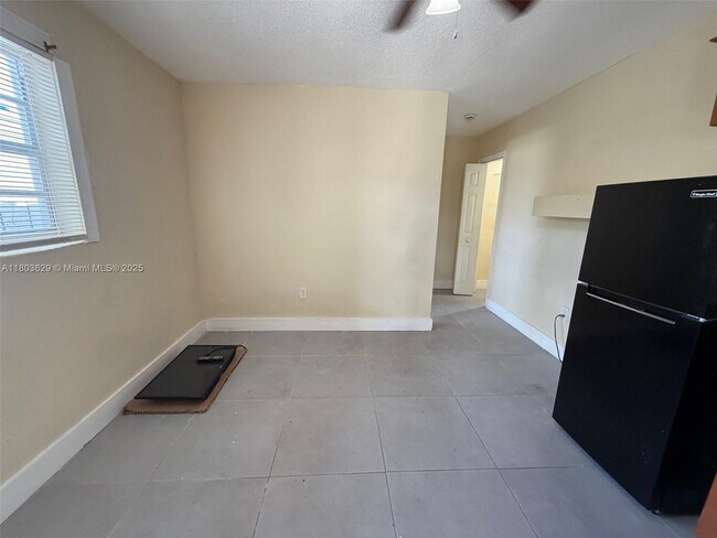 Building Photo - 2339 NW 35th St
