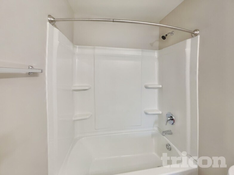 Building Photo - 3007 Stauton Dr