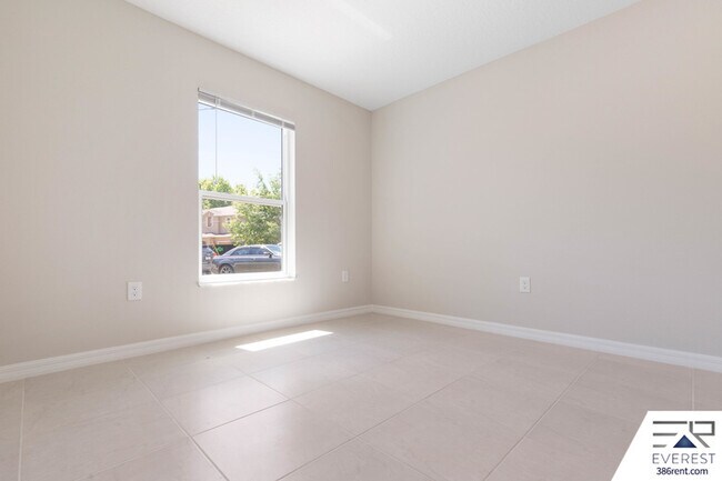 Building Photo - 16 Unimay Ct