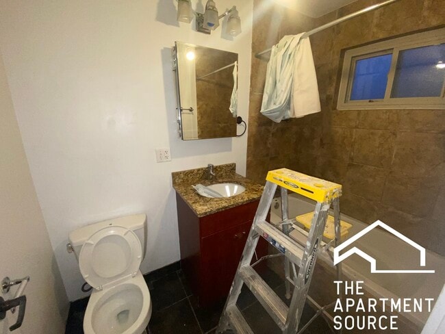 Building Photo - 2528 W Fitch Ave