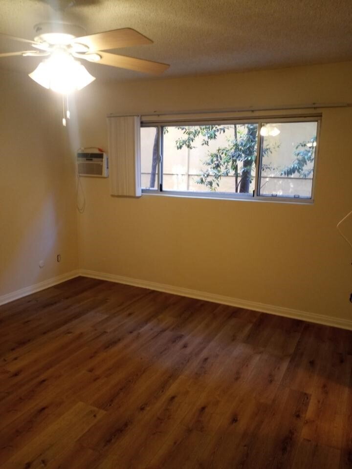 Building Photo - 11725 Gilmore St