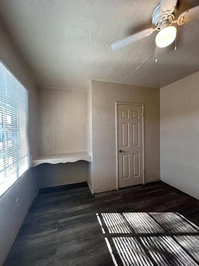 Building Photo - Apartment in Tucson's Historical Neighborhood!