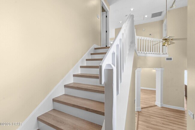 Building Photo - 2718 Country Club Dr