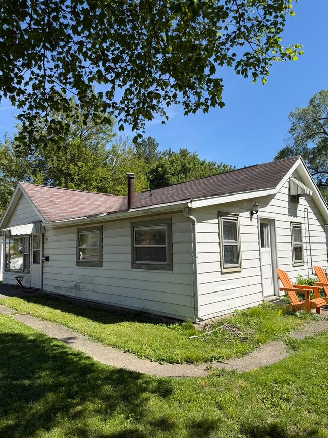 Building Photo - 1019 W Bradley Ave