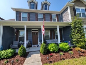 Building Photo - Beautiful 3BD/2.5BA 2 story condo in the Sherwood Lakes Neighborhood!