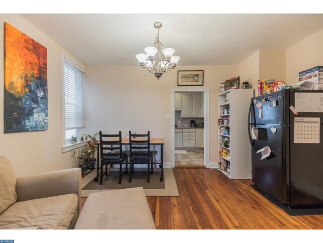 Building Photo - 385 Conarroe St