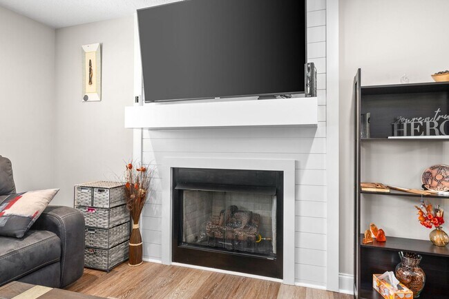 Building Photo - 177 Bonnell Dr