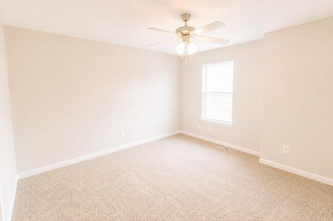 Building Photo - 4005 Snowy Owl Dr