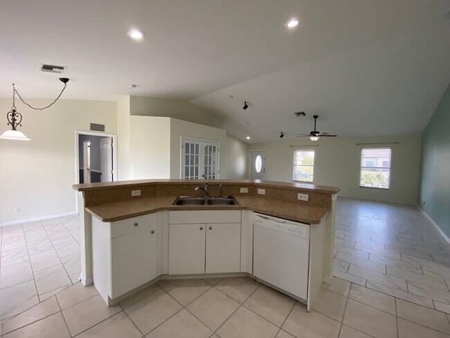 Building Photo - 1804 NW 1st Ave