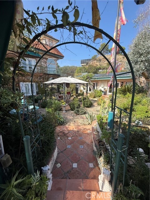 Building Photo - 2515 Crest View Dr