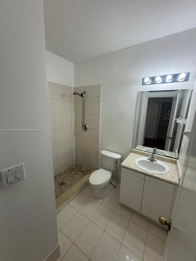 Building Photo - 15071 SW 9th Ln