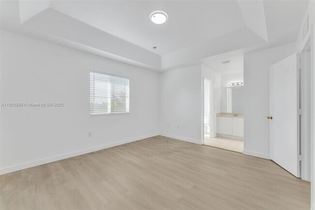 Building Photo - 1530 SE 31st Ct