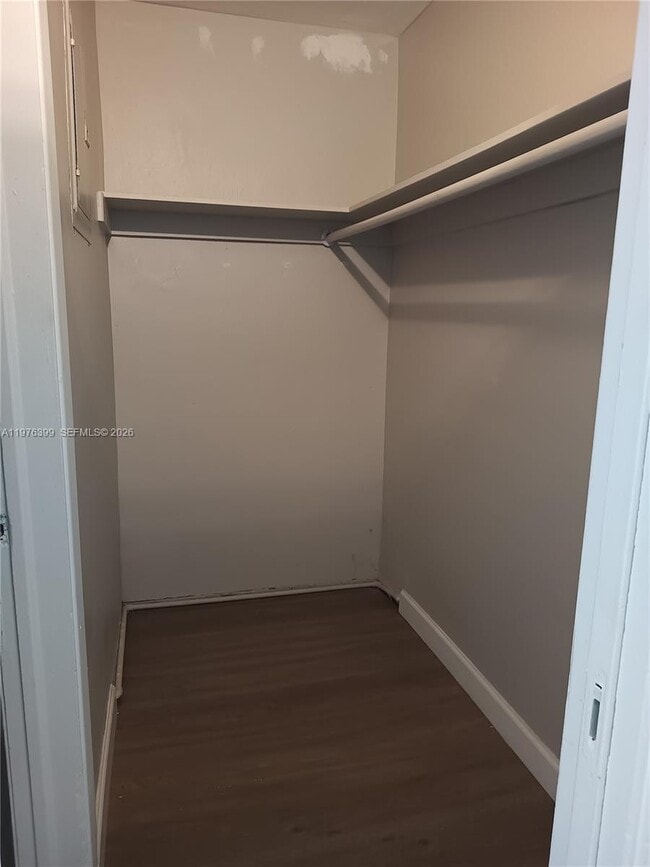 Building Photo - 507 SE 18th St