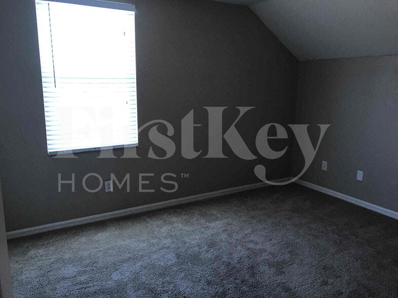 Building Photo - 22617 St Thomas Cir