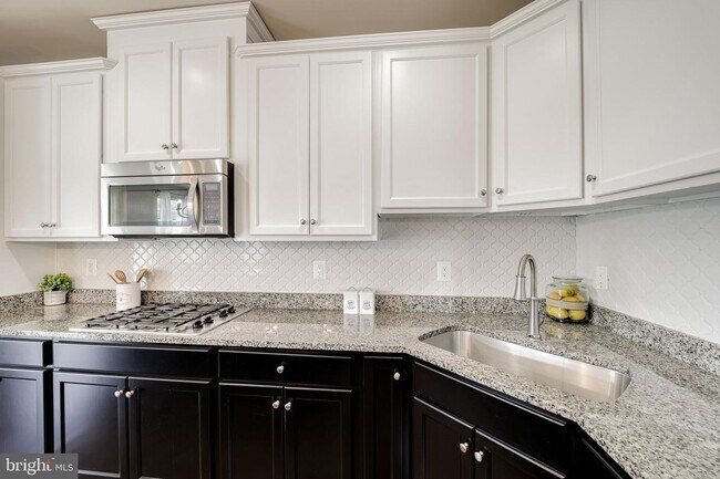 Building Photo - 6262 Summit Point Ct