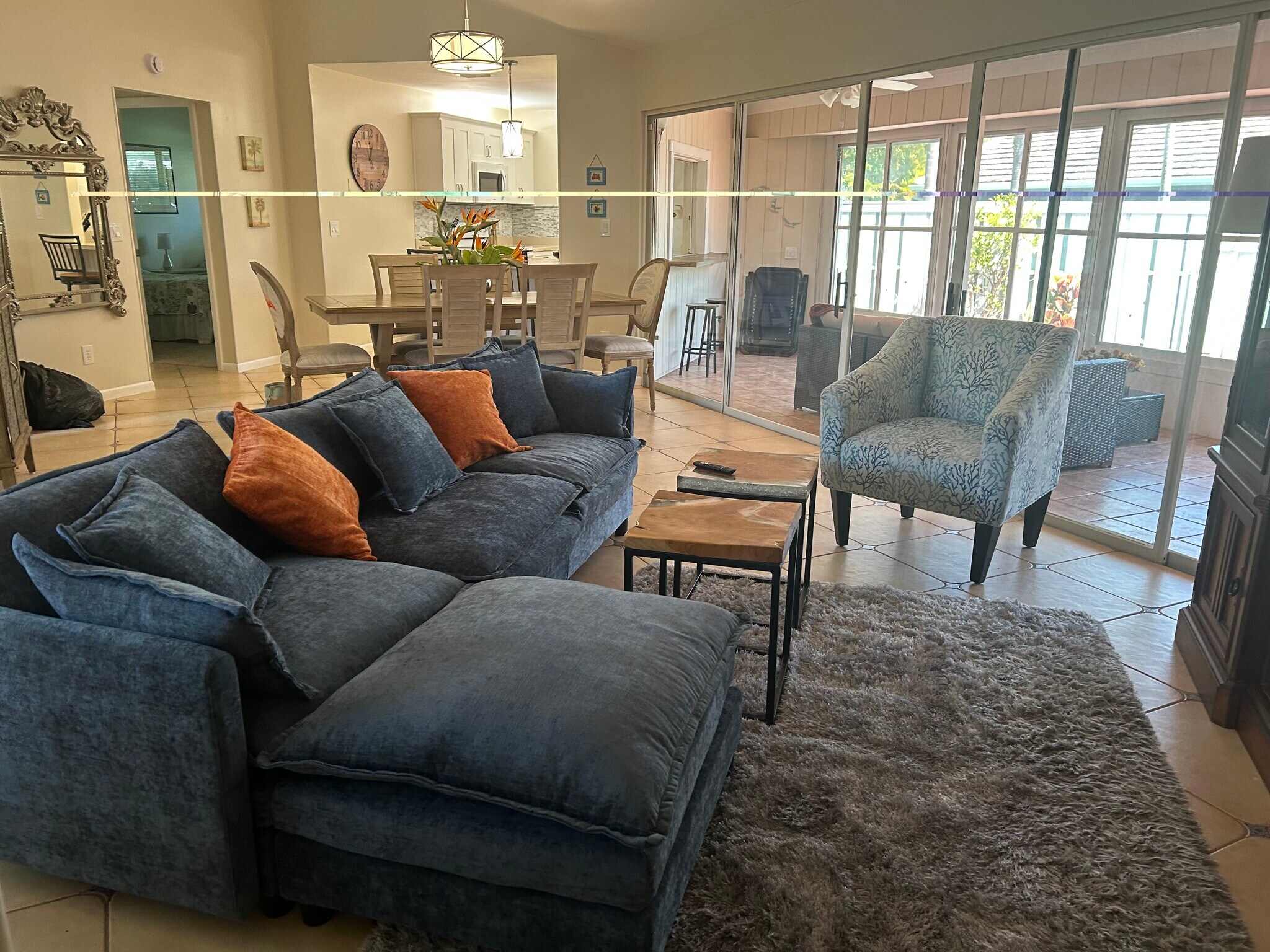 Building Photo - 1127 E Seminole Ave