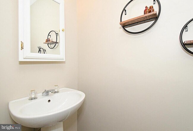 Building Photo - 1039 Greenes Way Cir