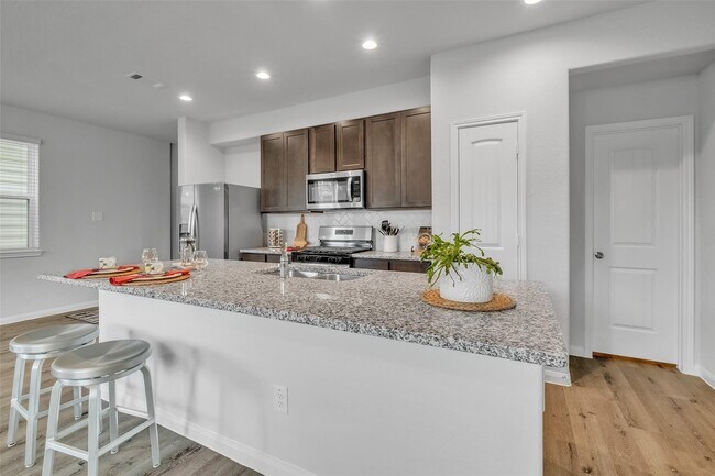 Building Photo - 24902 Landolfi Dr