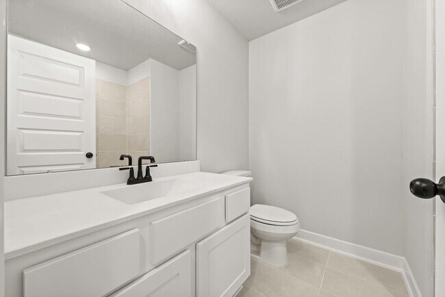 Building Photo - 31247 Riley Hts Dr