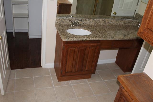 Building Photo - 4112 Howard Dr