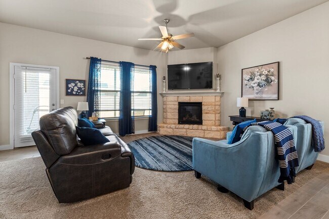 Building Photo - Fully Furnished