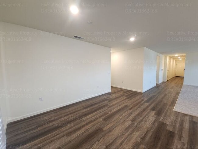Building Photo - Newly constructed 4 bedroom/ 3 bathroom co...