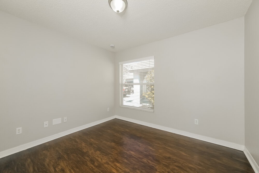 Building Photo - 16444 Coopers Hawk Ave