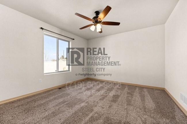 Building Photo - 21 Arrowsmith Dr