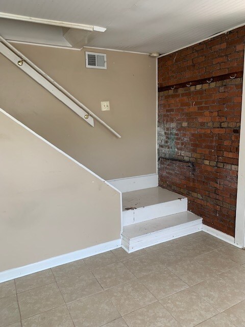 Stairs to bedrooms, bath - 1328 Chestnut St