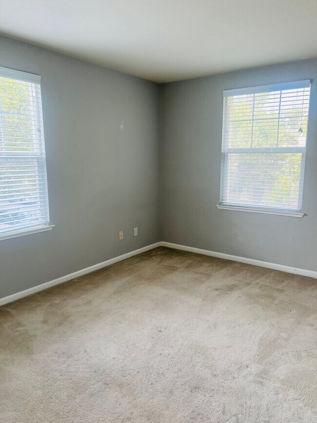 Building Photo - NORTH SAN JOSE - Spacious two story home w...