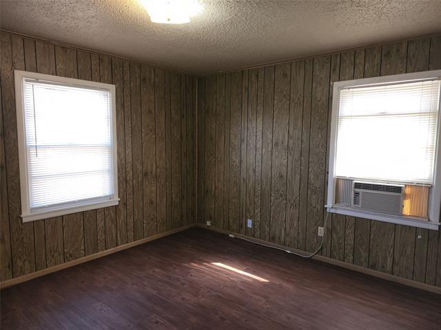 Building Photo - 701 E N 12th St