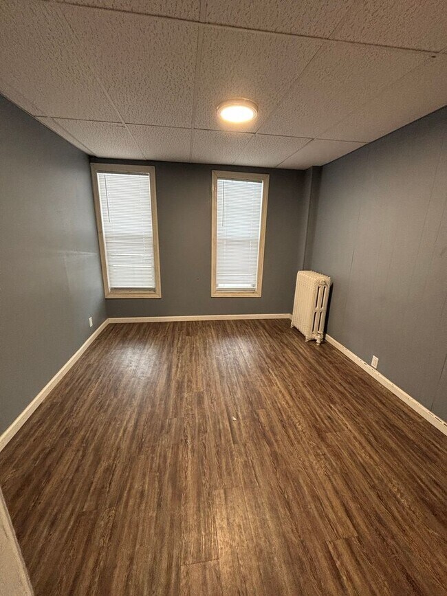 Building Photo - 1308 5th Ave S