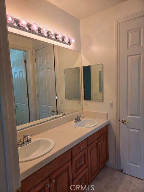 Building Photo - 17568 Cloverdale Way