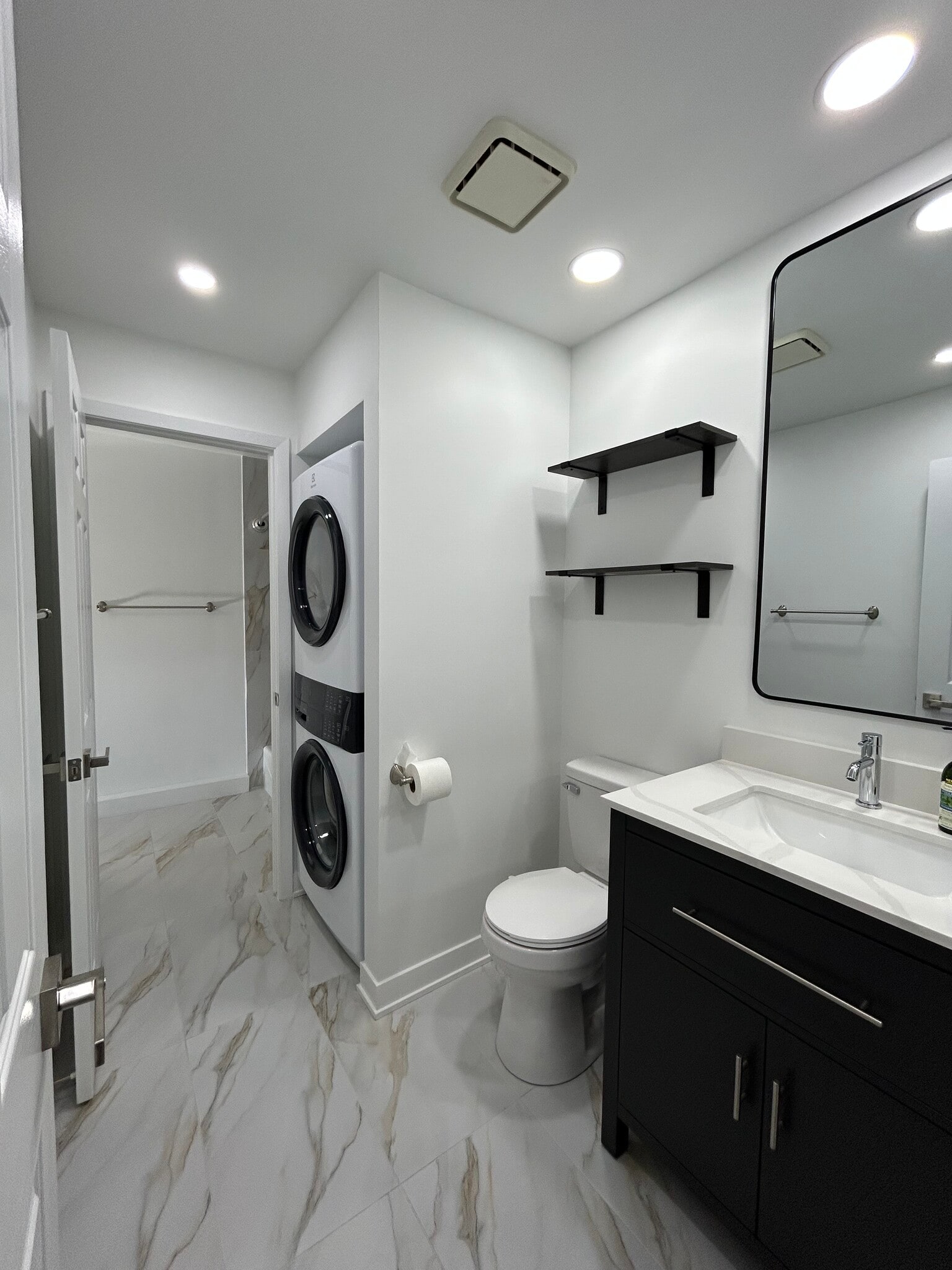 Bathroom 1 - 18 Echo Ct